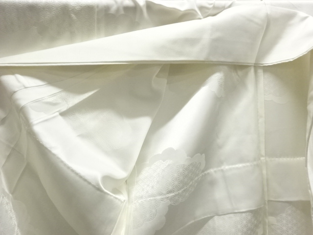  未使用品　雲に古典柄模様織り出し長襦袢